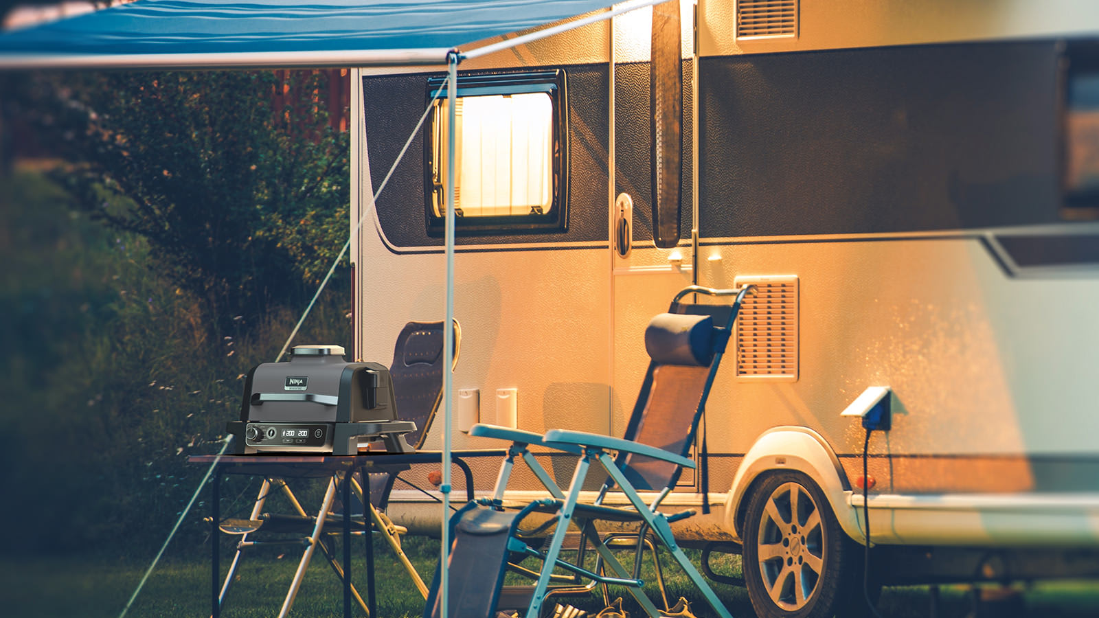 Woodfire Electric BBQ & Smoker Outdoor Grill Ninja UK